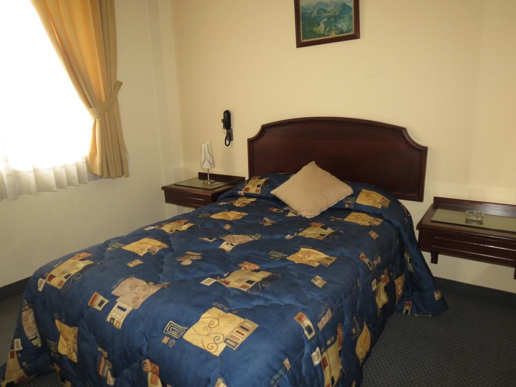 Hotel Plaza Mayor Lima Quarto foto