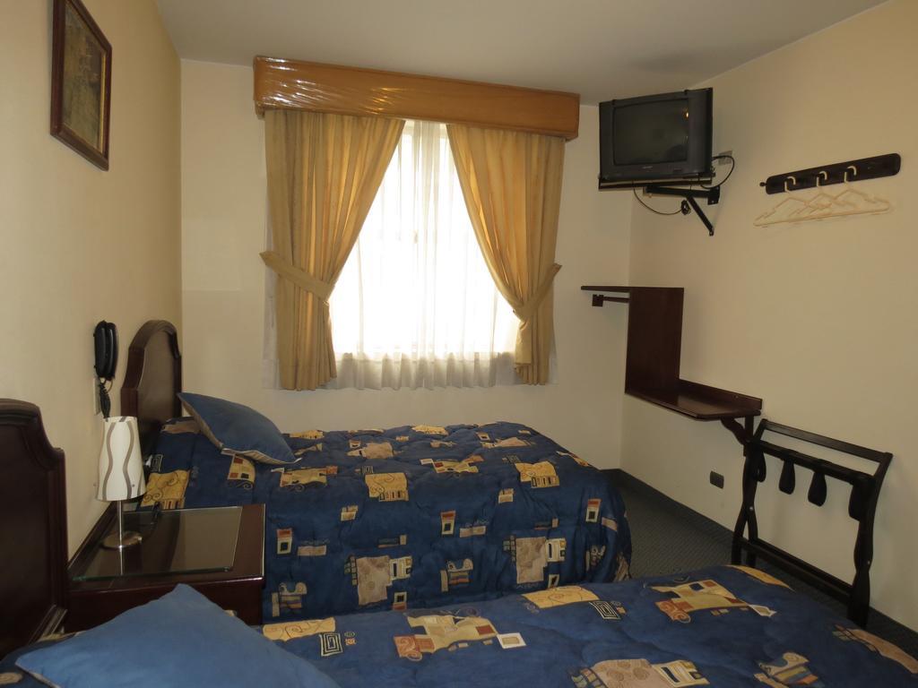Hotel Plaza Mayor Lima Quarto foto